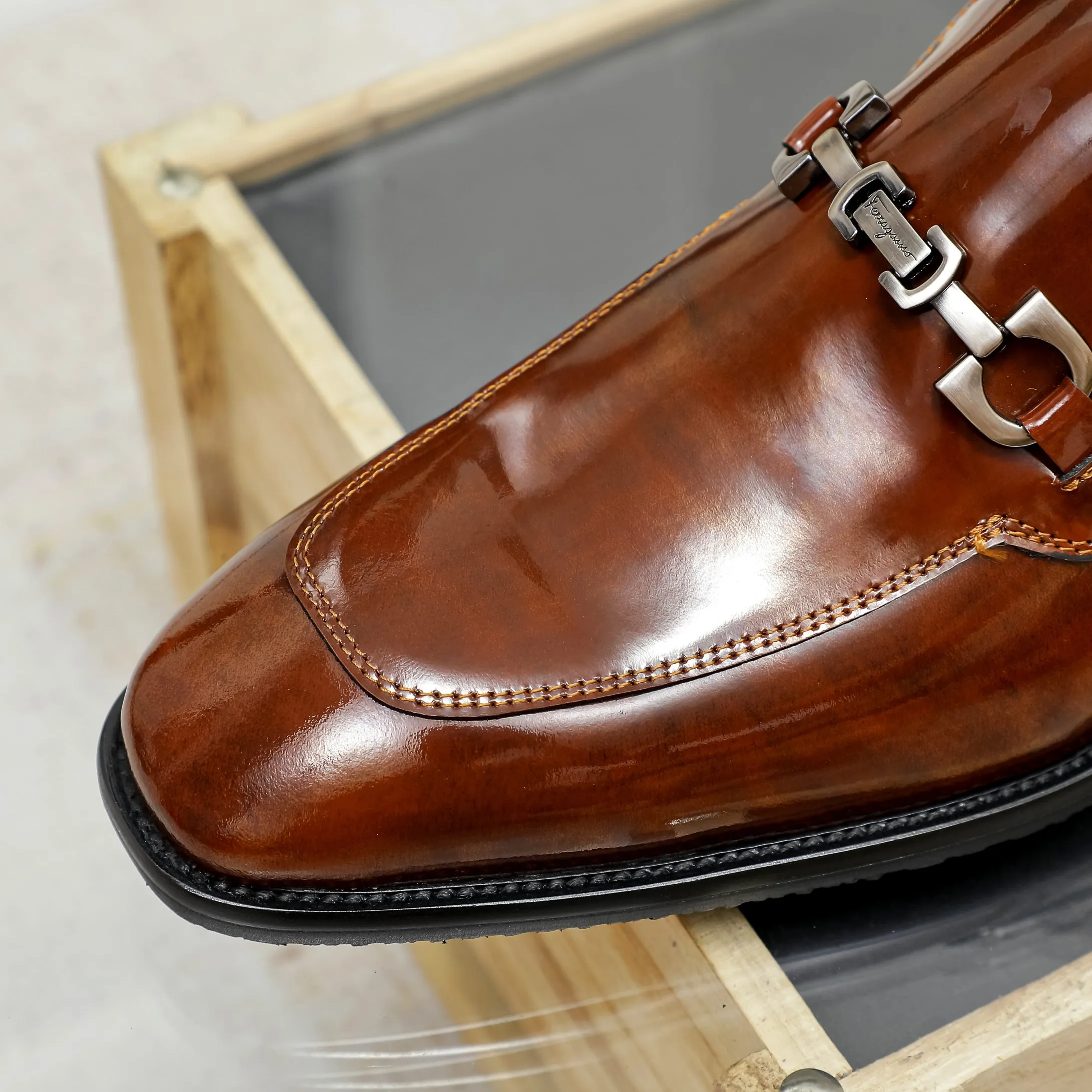Men's shoes💰460🕷🕷[Ferragamo] Ferragamo's top men's business leather shoes💯Original copy of the official website, the upper is made of imported official website 1:1 material🍁Italian embossed cowhide🇮🇹Imported water-dyed leather lining. It’s definitely not made with ordinary craftsmanship, it’s the model used by celebrities! The factory’s craftsmanship is designed to create the most perfect shoes for trendy men! Code number 38-44 (45.46 customized) 3 colors, large quantities in stock